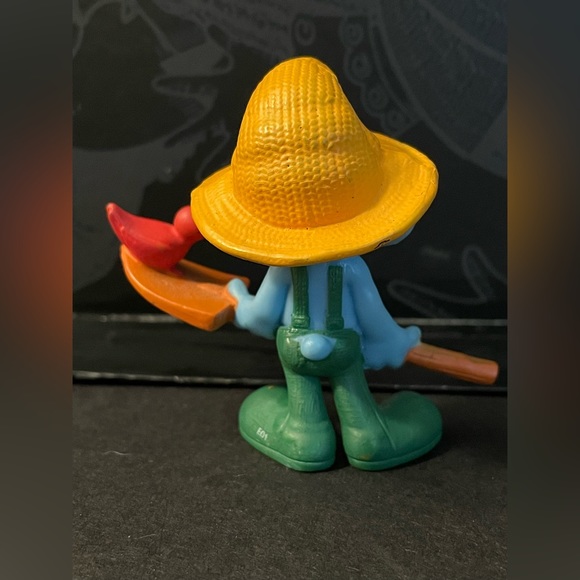 2011 McDonalds The Smurfs Farmer Smurf figure - Picture 4 of 5